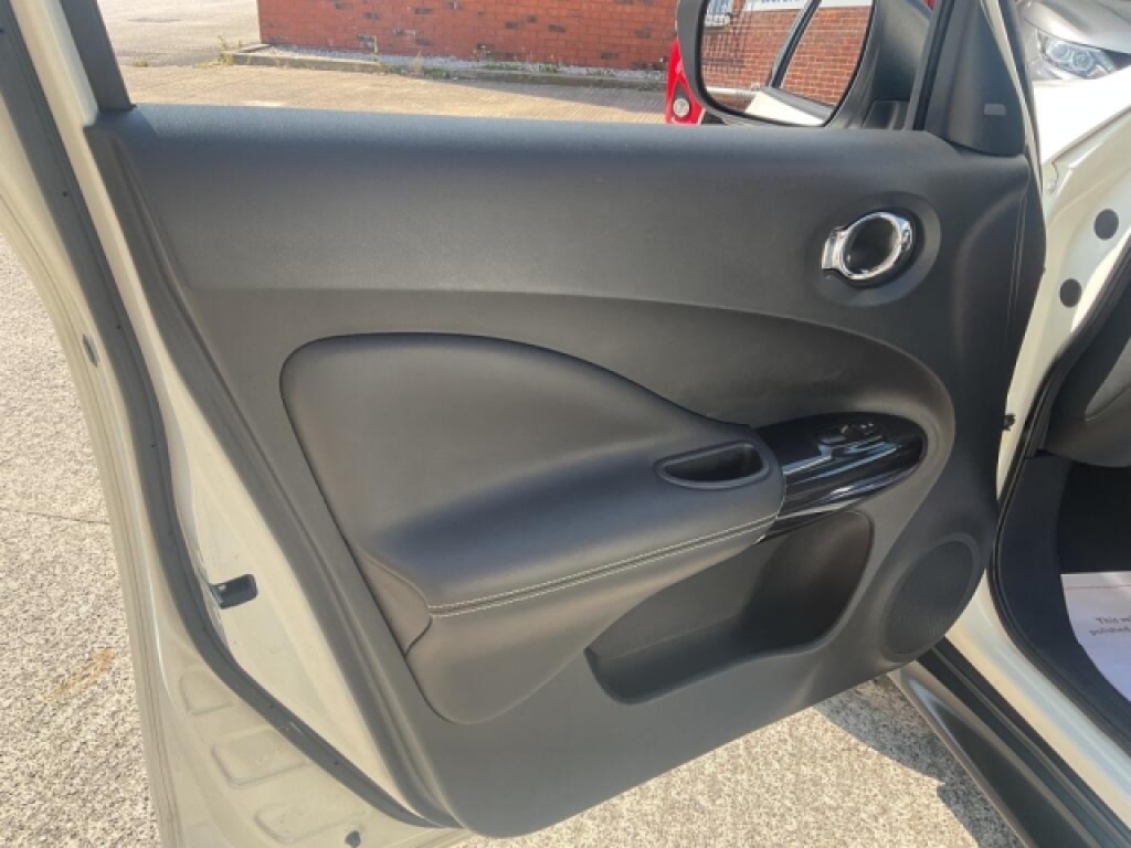 Nissan Juke Hatchback Grey #25