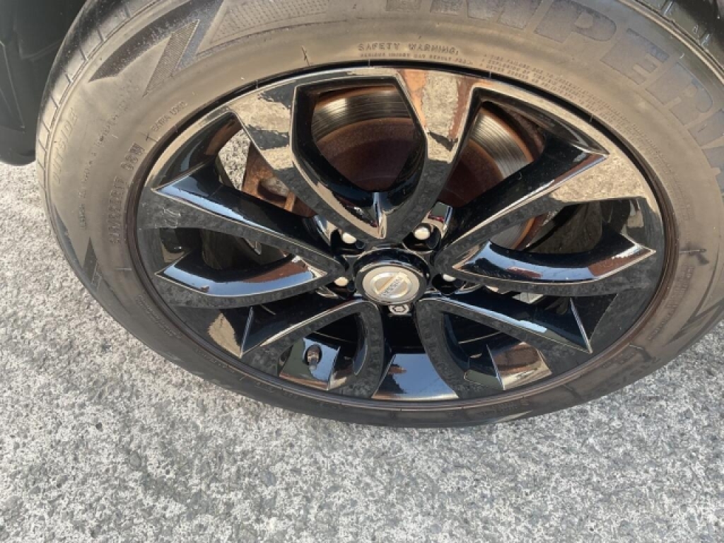 Nissan Juke Hatchback Grey #33