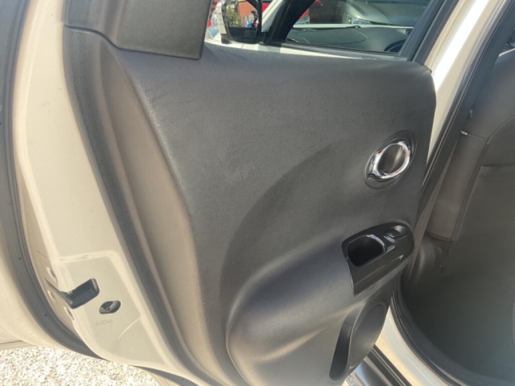 Nissan Juke Hatchback Grey #22