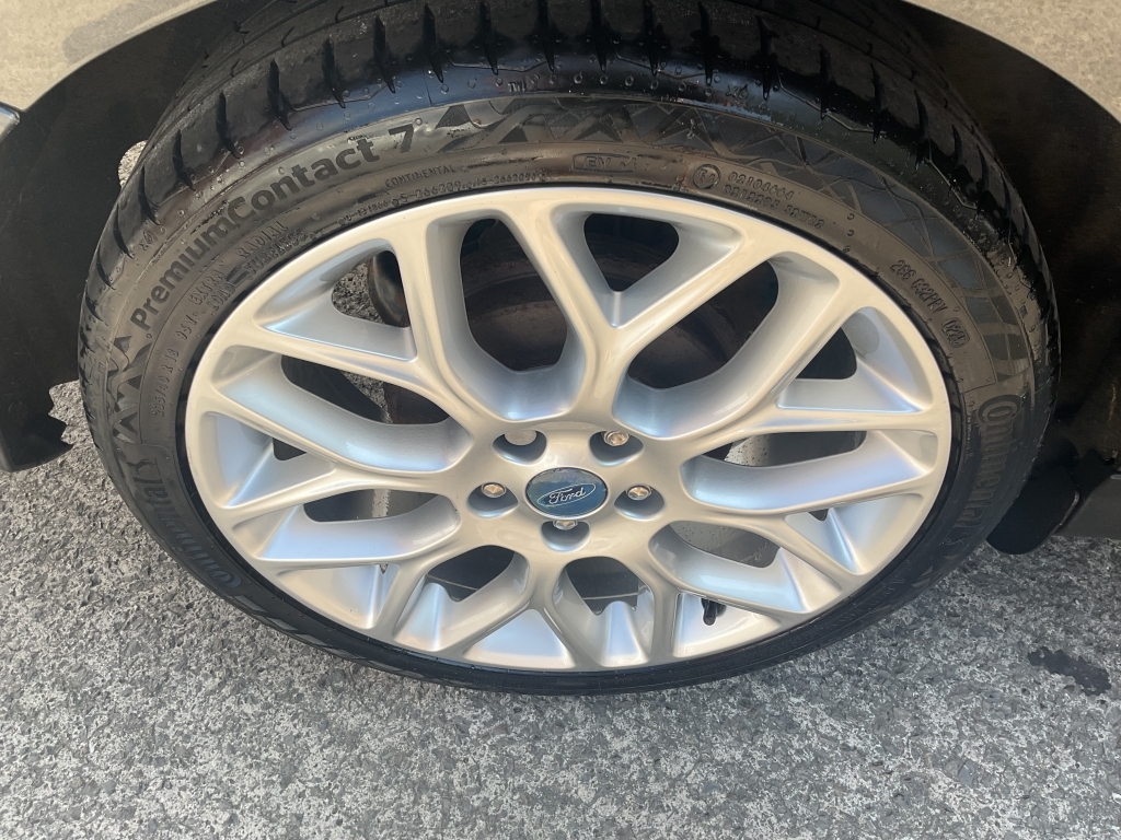 Ford Focus Focus Zetec Silver #33