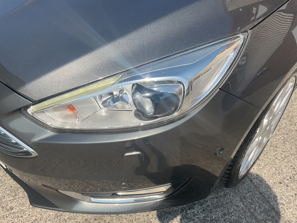 Ford Focus Focus Zetec Silver #28