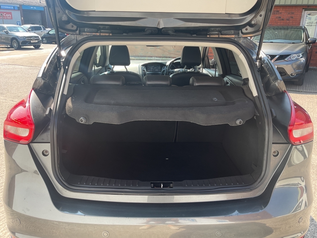 Ford Focus Focus Zetec Silver #23
