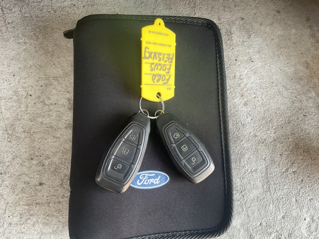 Ford Focus Focus Zetec Silver #36