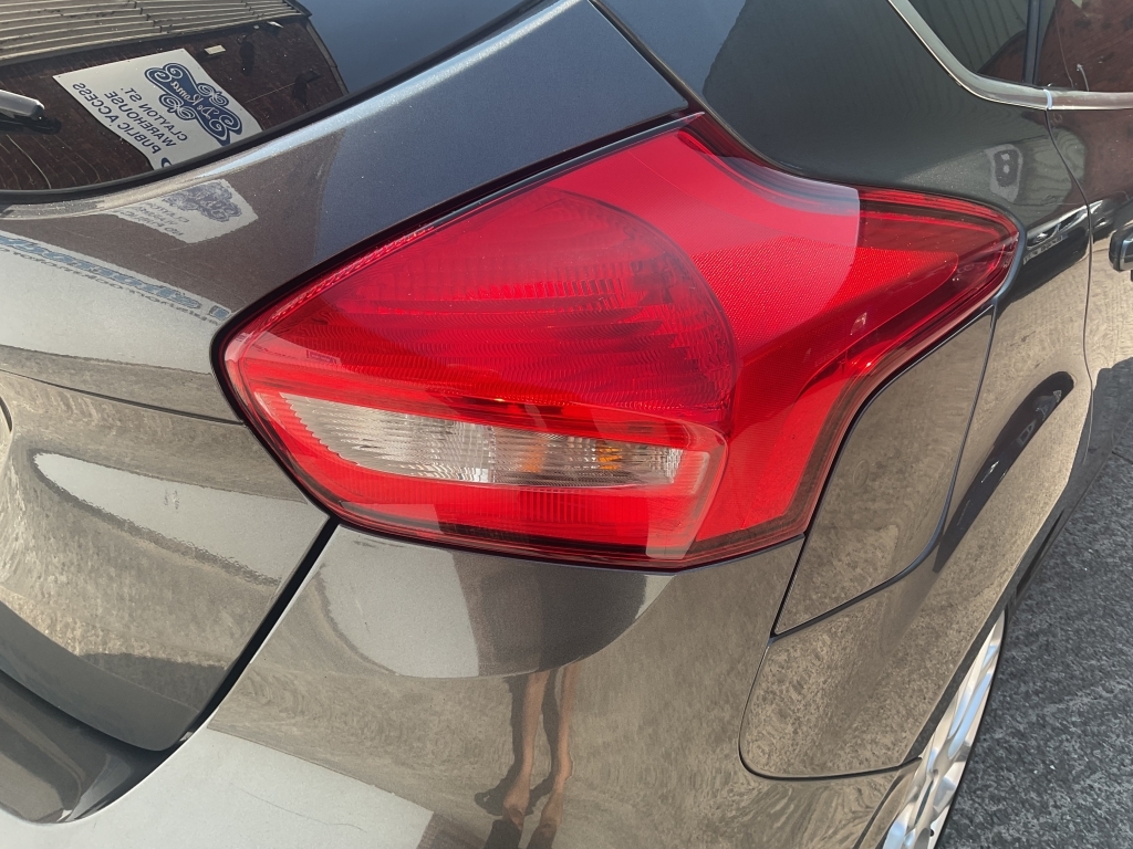 Ford Focus Focus Zetec Silver #30