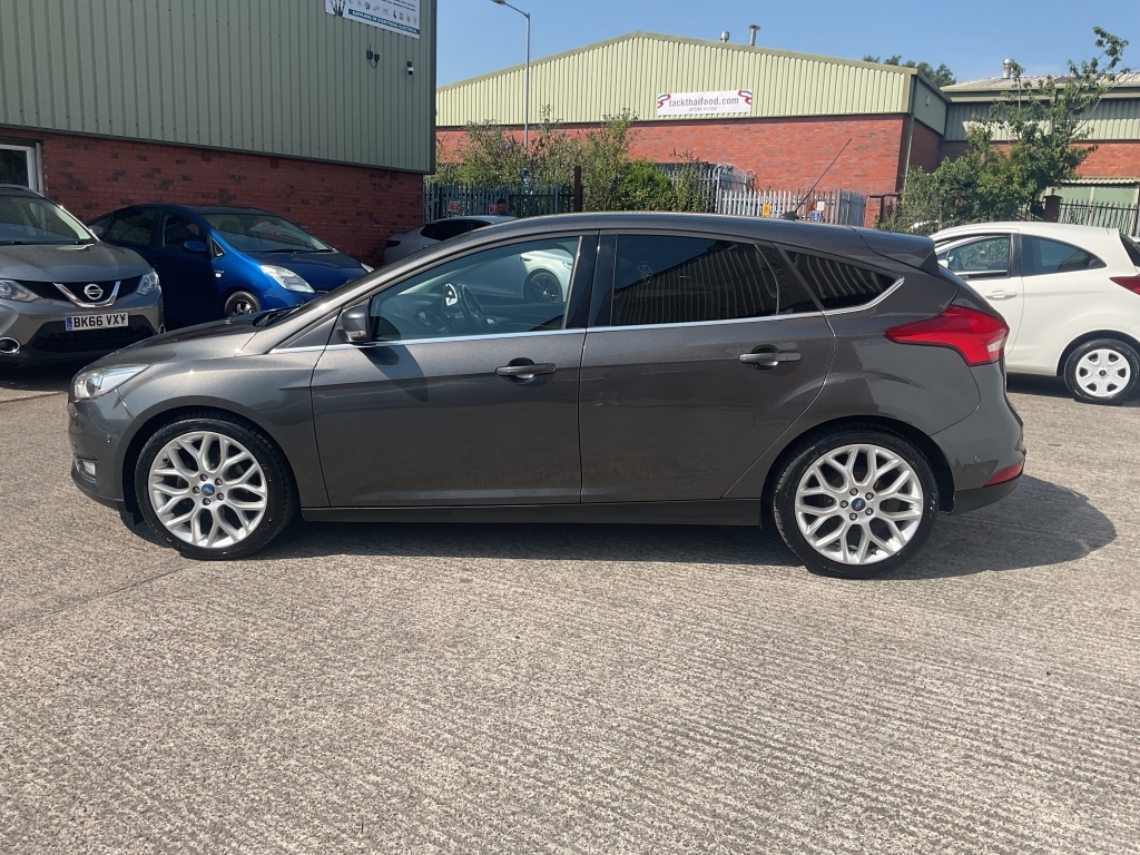 Ford Focus Hatchback 1.5 Titanium X Tdci Grey #4