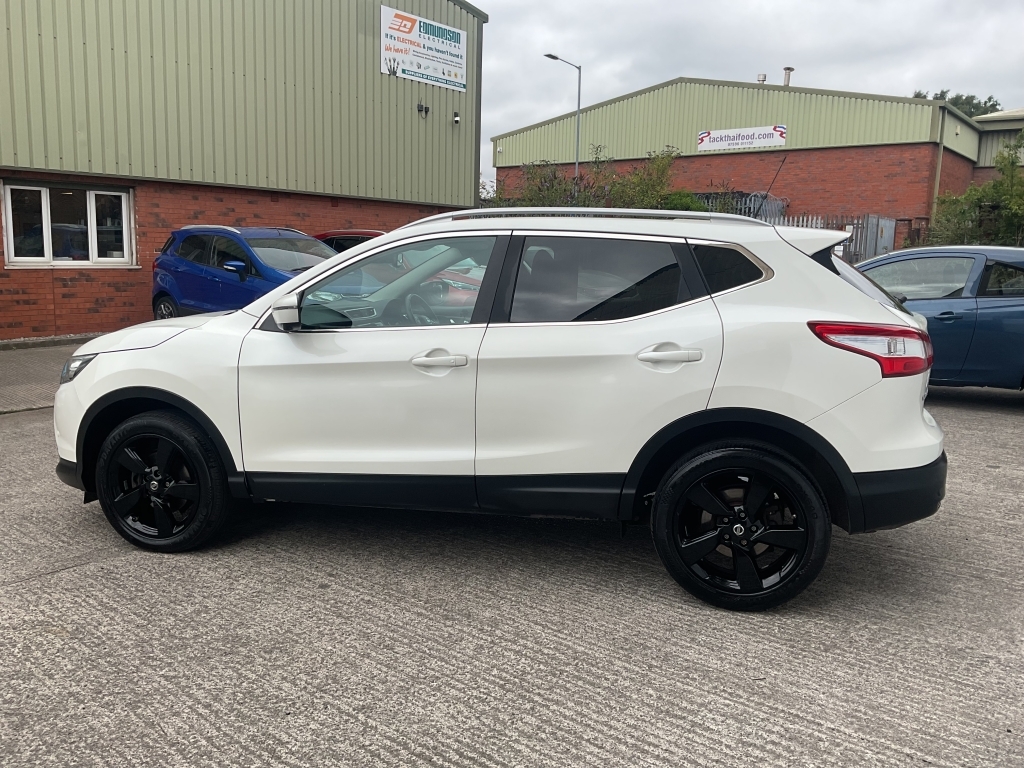Nissan Qashqai Hatchback 1.5 Dci N-tec Plus White #4