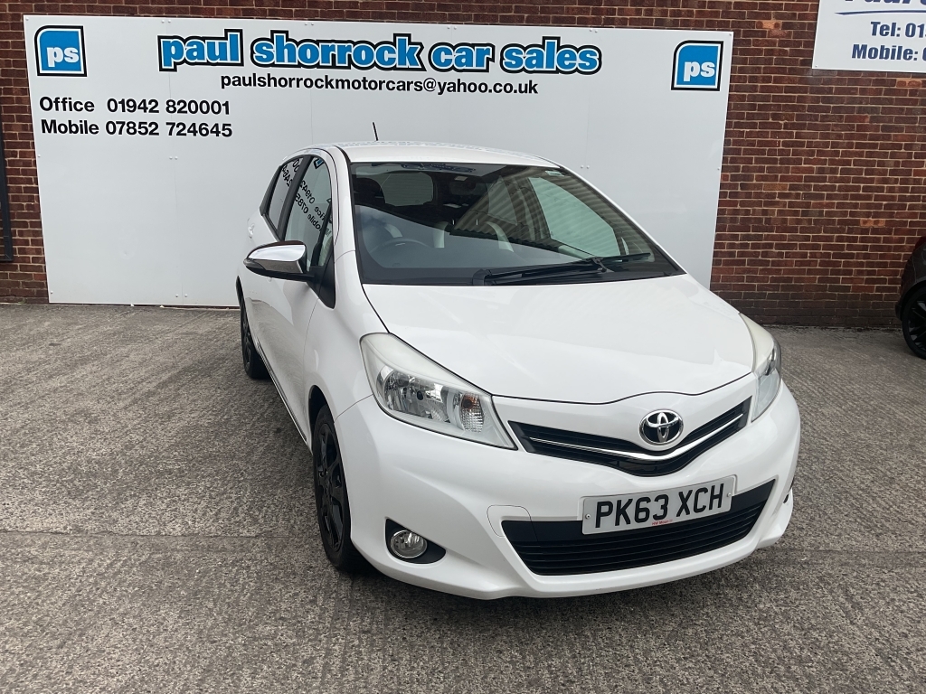Toyota Yaris Hatchback 1.3 Vvt-i Trend White