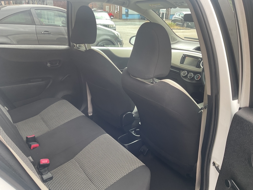 Toyota Yaris Hatchback White #20