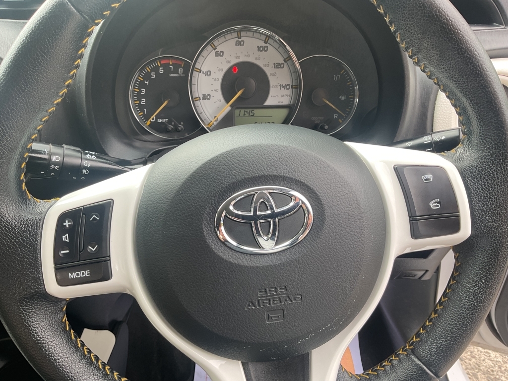 Toyota Yaris Hatchback White #11