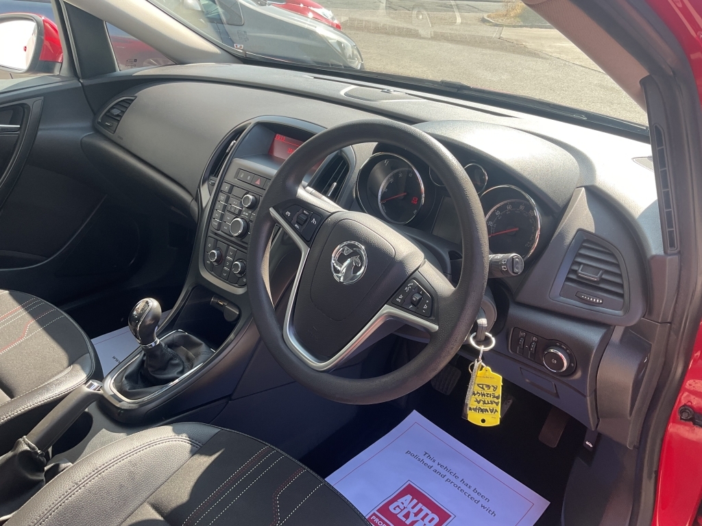 Vauxhall Astra Vauxhall Astra 2012 Silver #9
