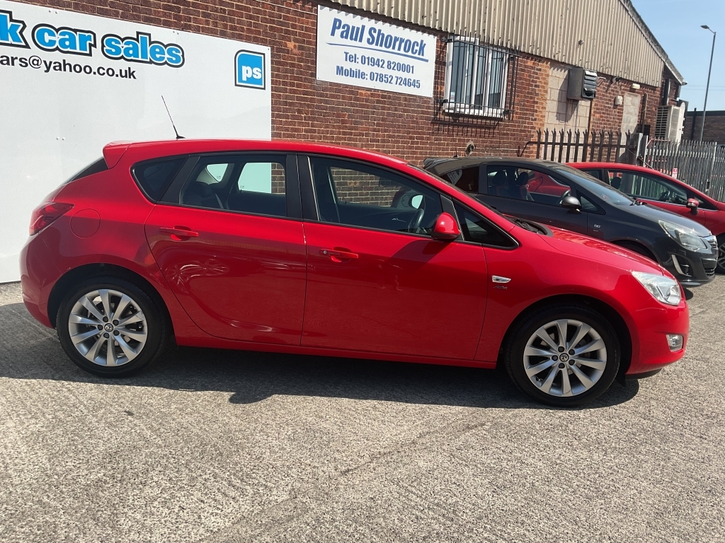 Vauxhall Astra Hatchback 1.4 Active Red #6