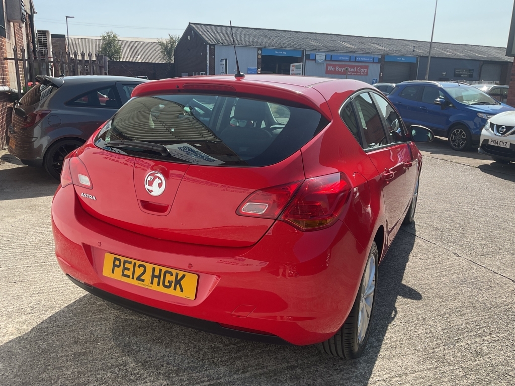 Vauxhall Astra Hatchback 1.4 Active Red #5