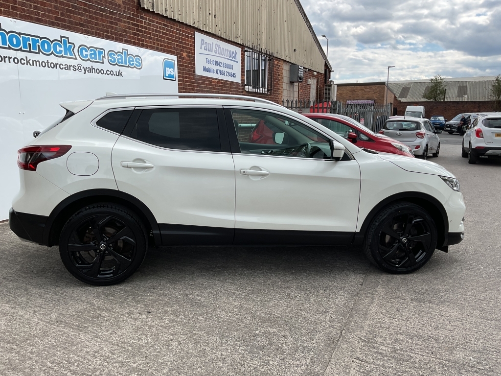 Nissan Qashqai Hatchback 1.5 Dci Tekna VN68FZE White #4