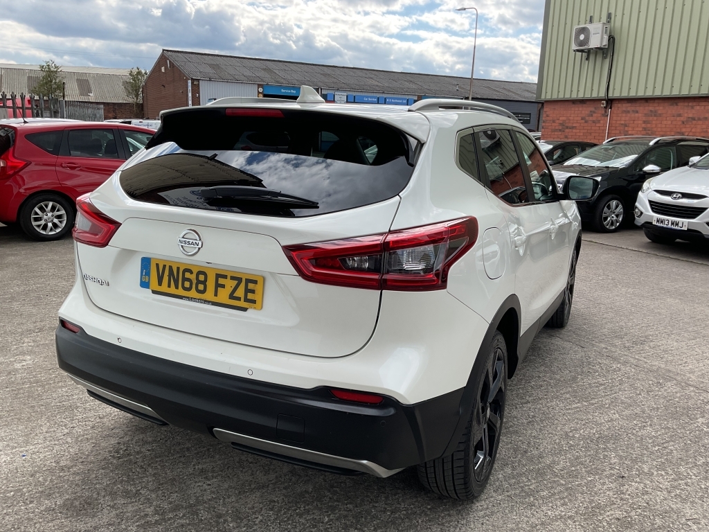 Nissan Qashqai Hatchback 1.5 Dci Tekna VN68FZE White #6