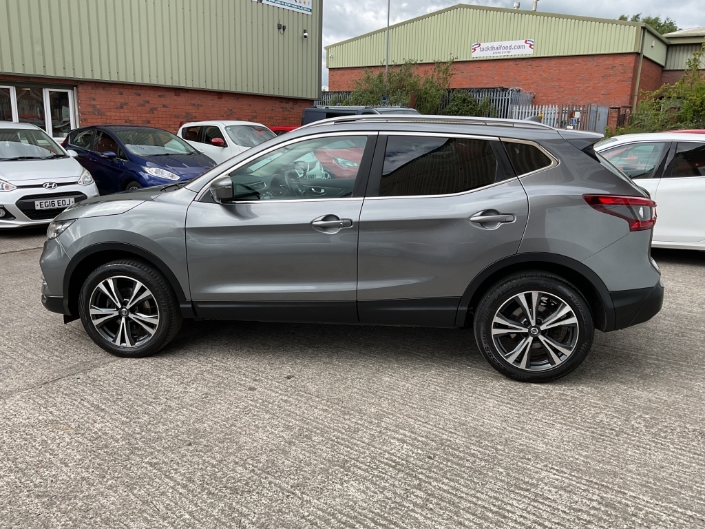 Nissan Qashqai Hatchback 1.5 N-connecta Dci Grey #3