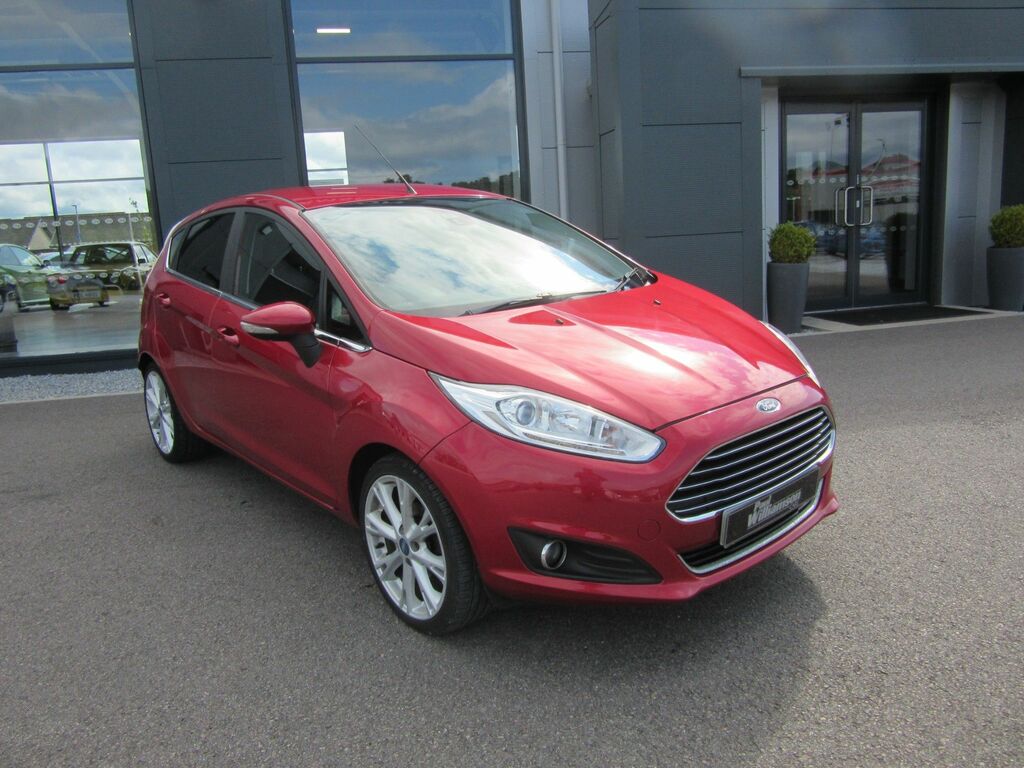 Ford Fiesta 1.0T Ecoboost Titanium Hatchback Red