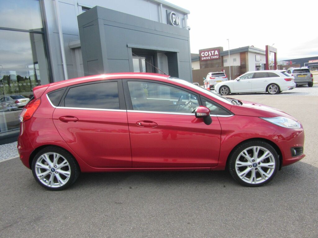 Ford Fiesta 1.0T Ecoboost Titanium Hatchback Red #4