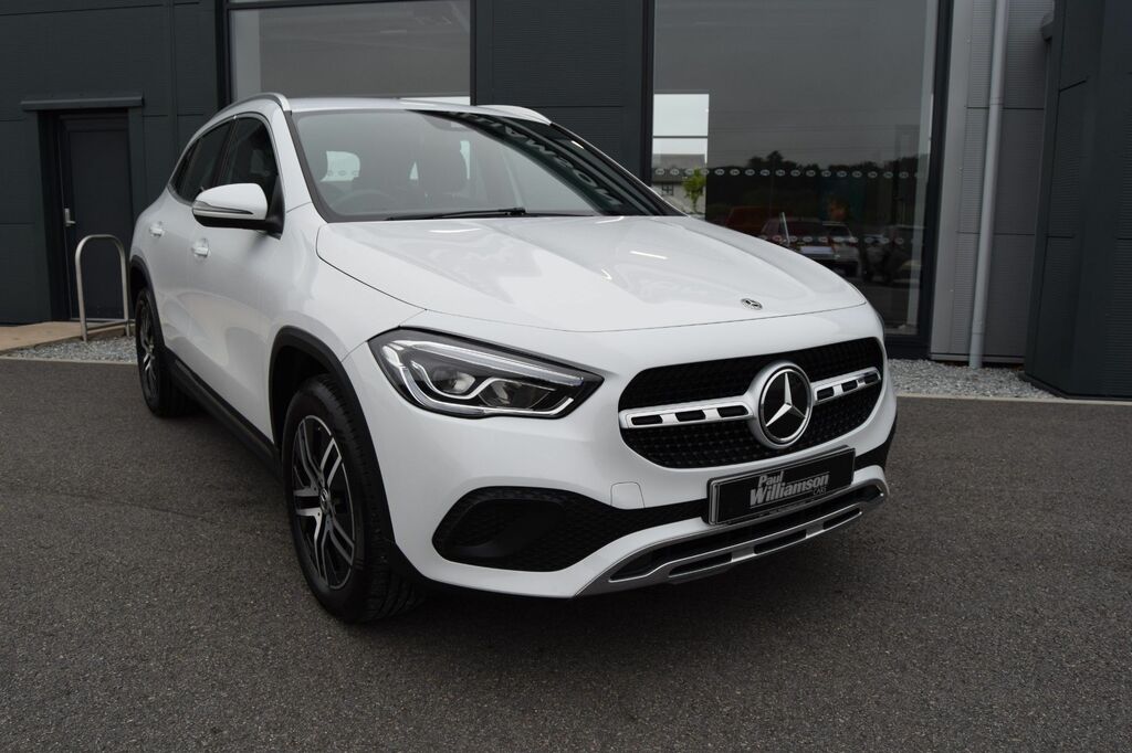 Mercedes-Benz GLA Class 2.0 Gla200d Sport Suv 8G-dct Euro 6 S SJ21EZU White #4