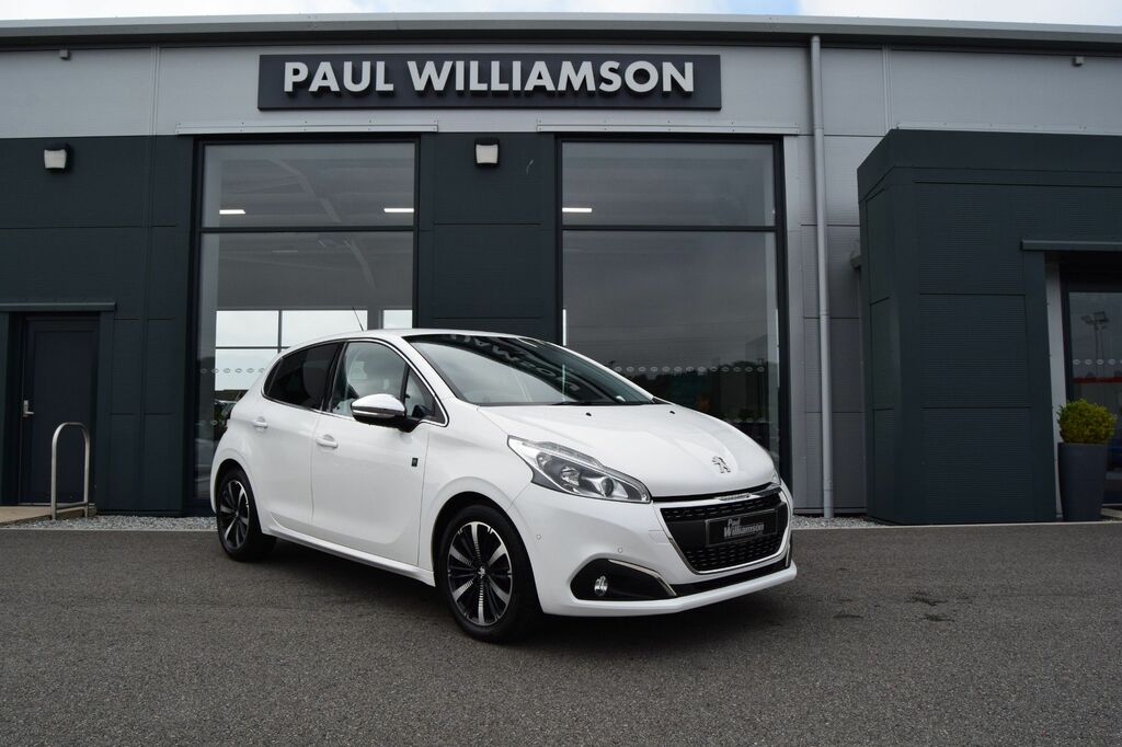 Peugeot 208 1.2 Puretech Tech Edition Hatchback Man White