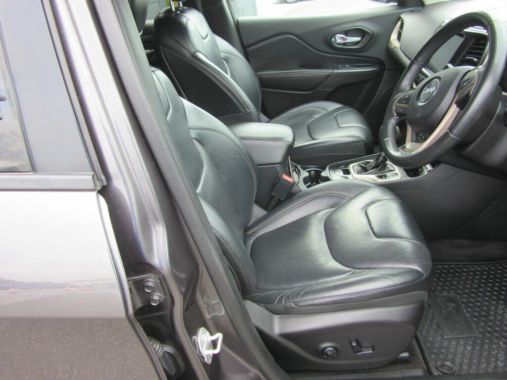 Jeep Cherokee Limited White #7