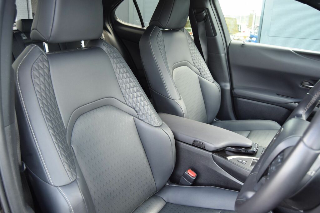 Lexus UX Ux 250H 4X2 Cvt Black #15