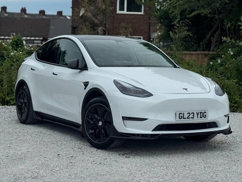 Tesla Model Y Dual Motor Long Range 4Wde White