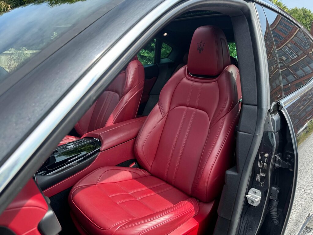 Maserati Levante V6d Auto White #18
