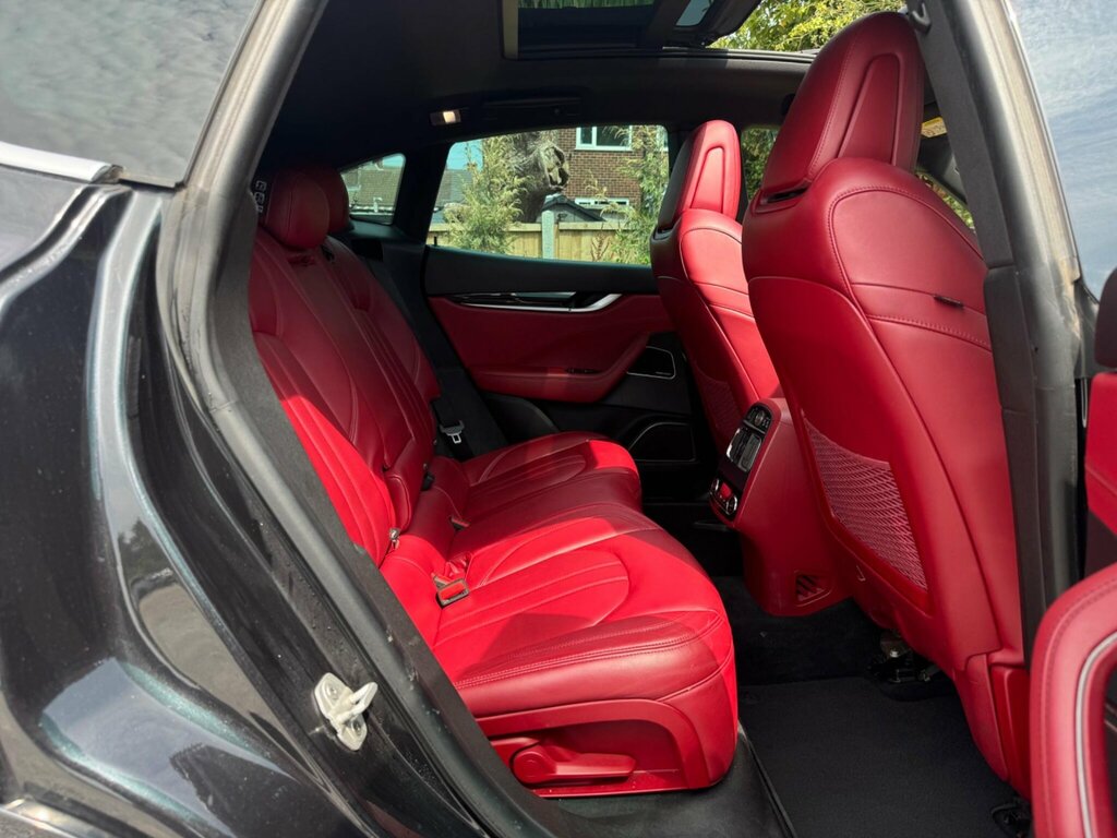 Maserati Levante V6d Auto White #20