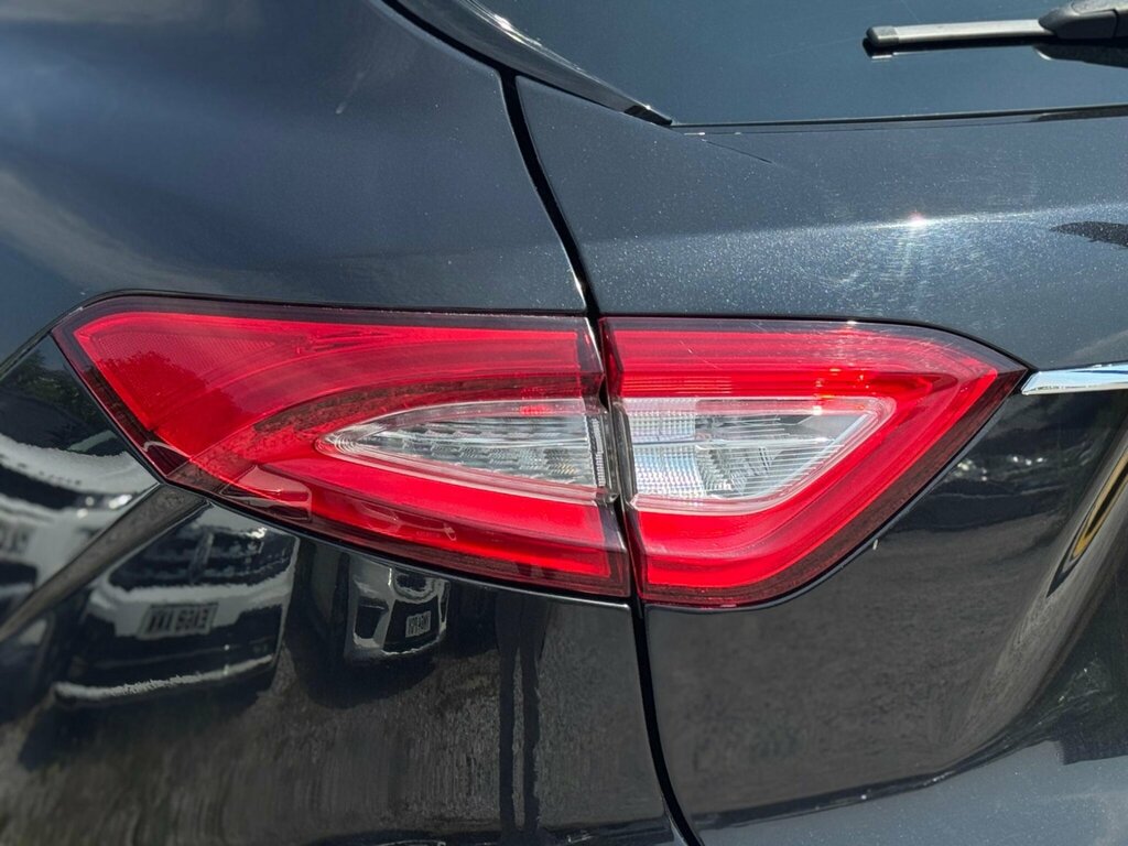 Maserati Levante V6d Auto White #70