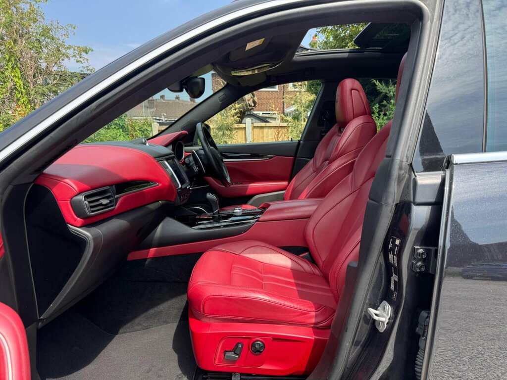 Maserati Levante V6d Auto White #17
