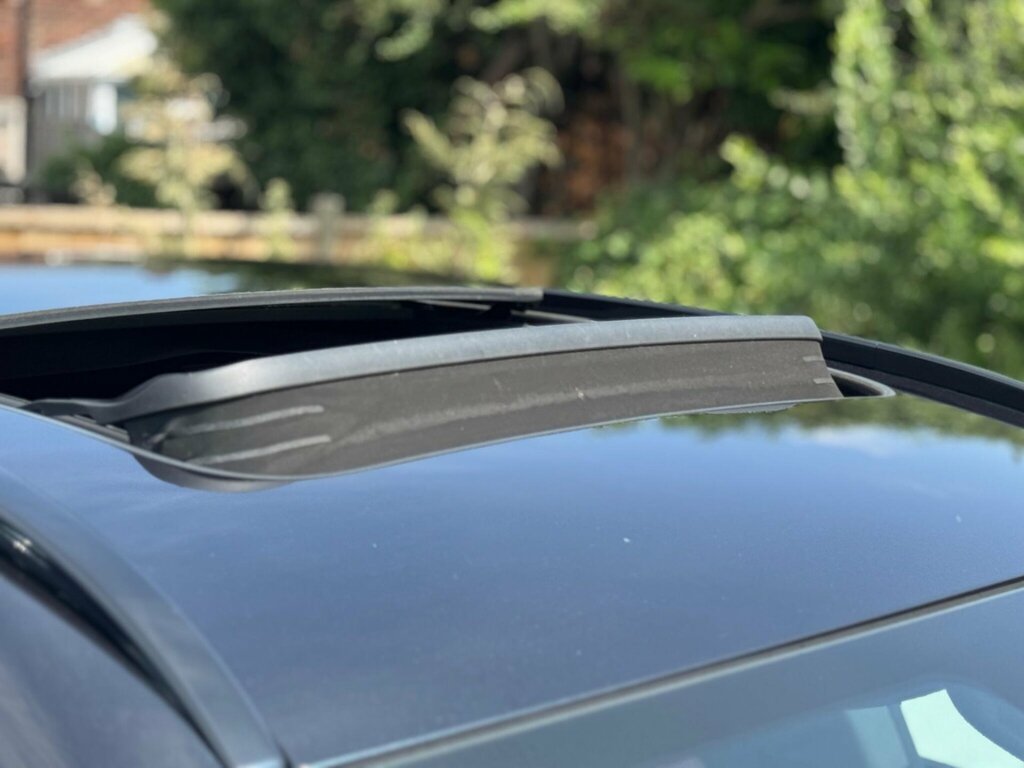 Maserati Levante V6d Auto White #68