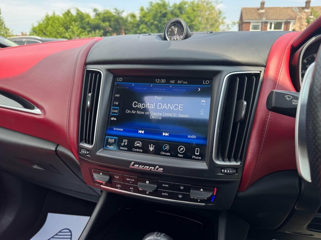Maserati Levante V6d Auto White #35