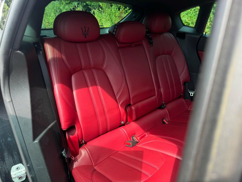 Maserati Levante V6d Auto White #21