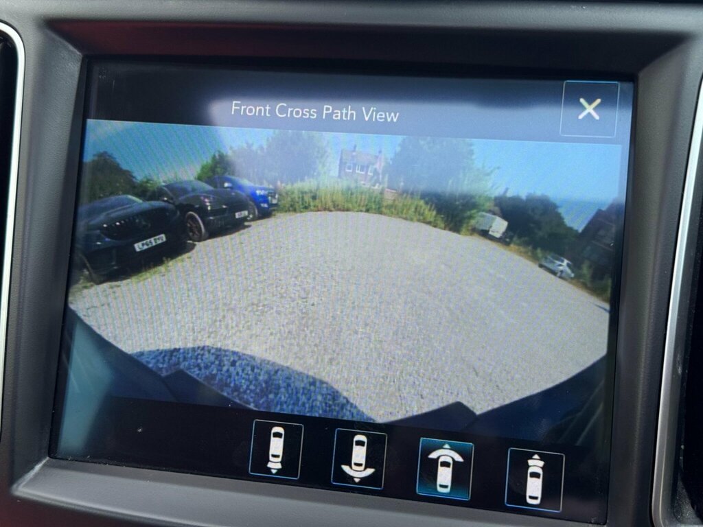 Maserati Levante V6d Auto White #37
