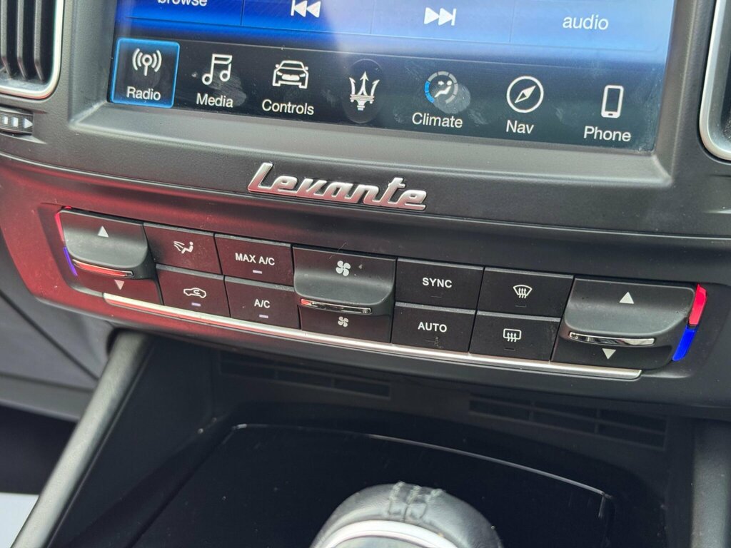 Maserati Levante V6d Auto White #44