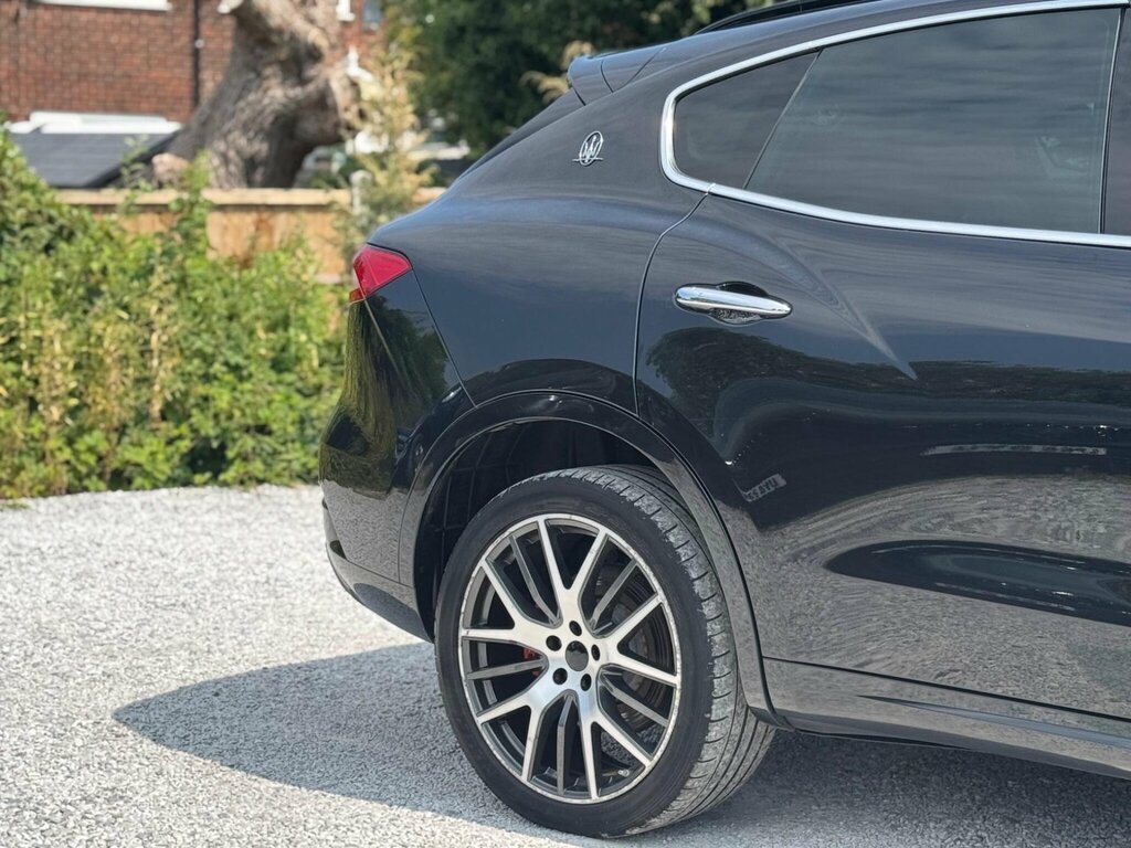 Maserati Levante V6d Auto White #65
