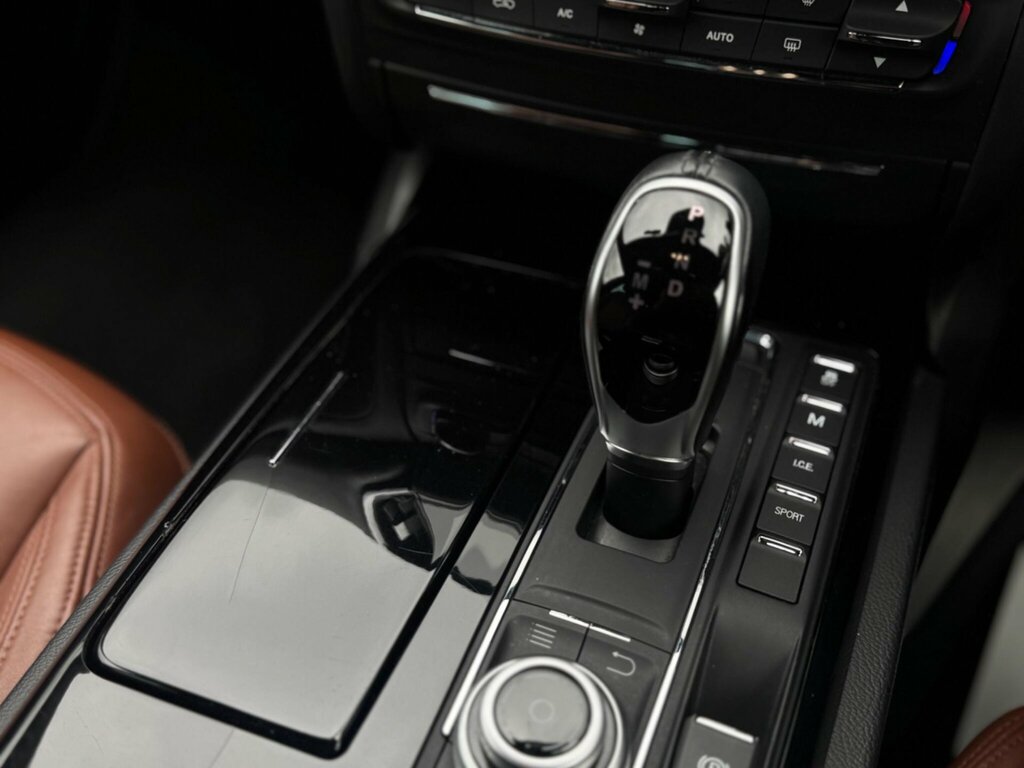 Maserati Ghibli V6 White #20