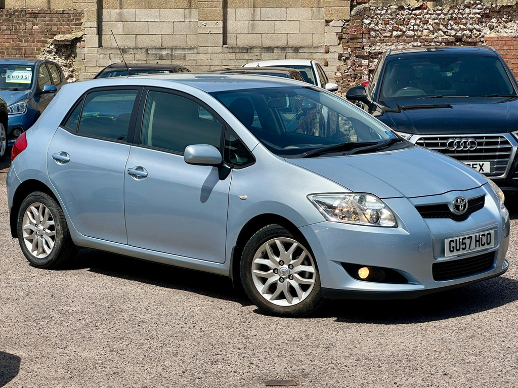 Toyota Auris Hatchback Blue