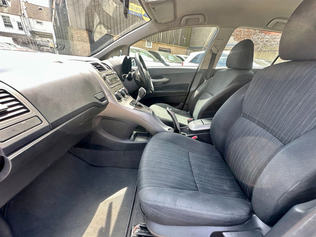 Toyota Auris 1.6 Vvt-i Tr Hatchback 166 Gkm Grey #36