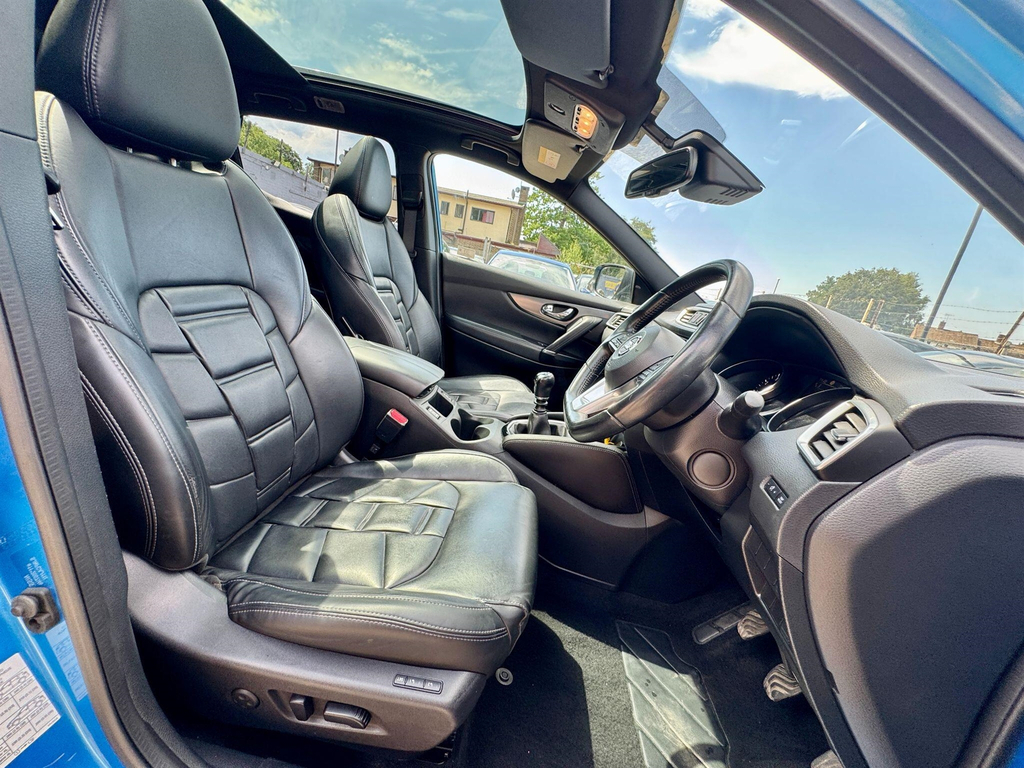 Nissan Qashqai 1.2 Dig-t Tekna Glass Roof Pack Blue #52