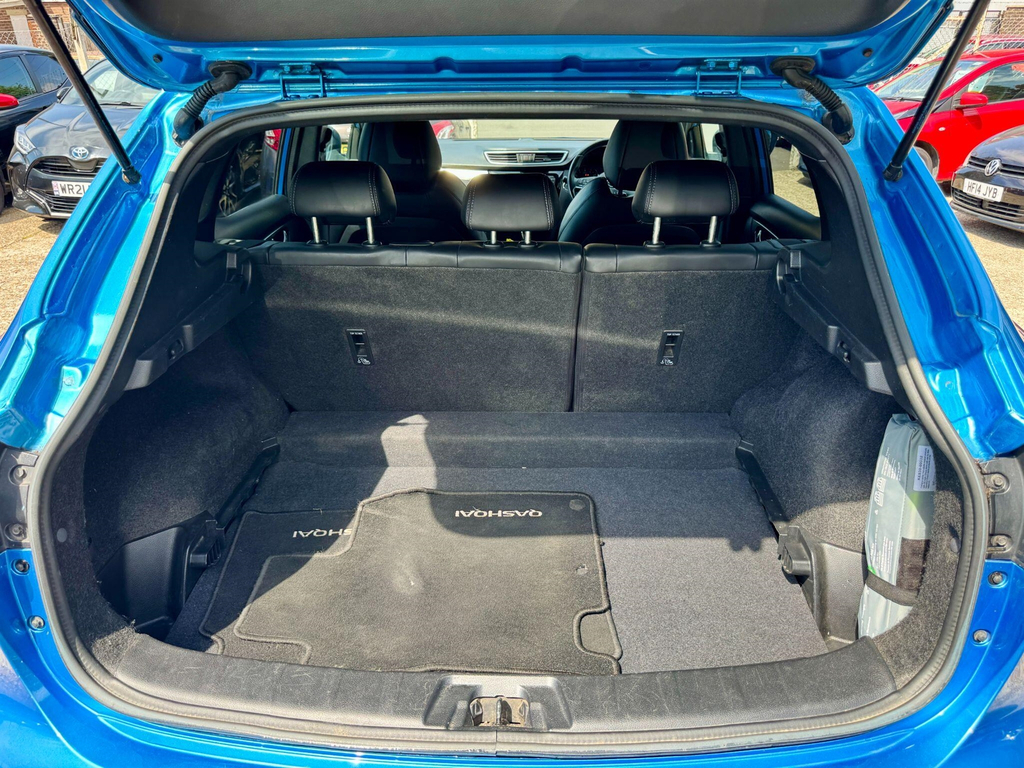 Nissan Qashqai 1.2 Dig-t Tekna Glass Roof Pack Blue #33