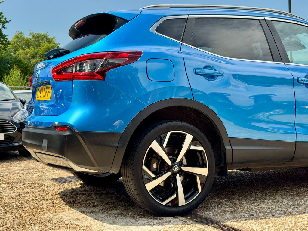 Nissan Qashqai 1.2 Dig-t Tekna Glass Roof Pack Blue #26