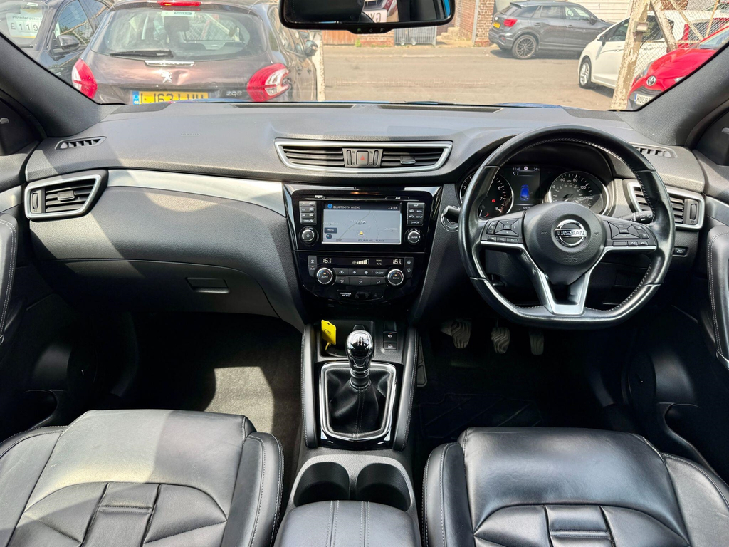 Nissan Qashqai 1.2 Dig-t Tekna Glass Roof Pack Blue #45