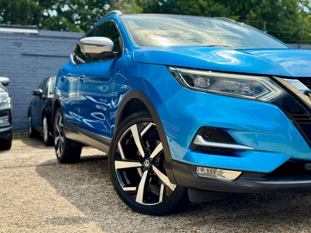 Nissan Qashqai 1.2 Dig-t Tekna Glass Roof Pack Blue #11