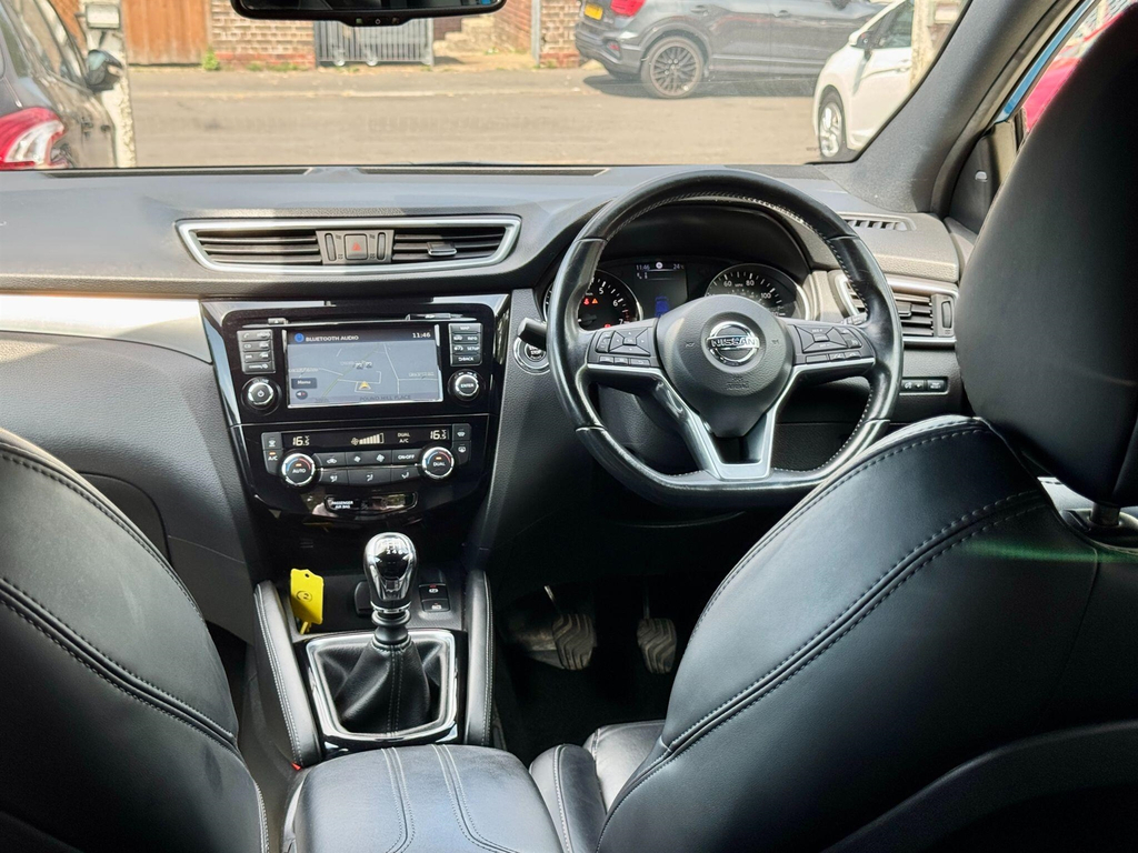 Nissan Qashqai 1.2 Dig-t Tekna Glass Roof Pack Blue #36