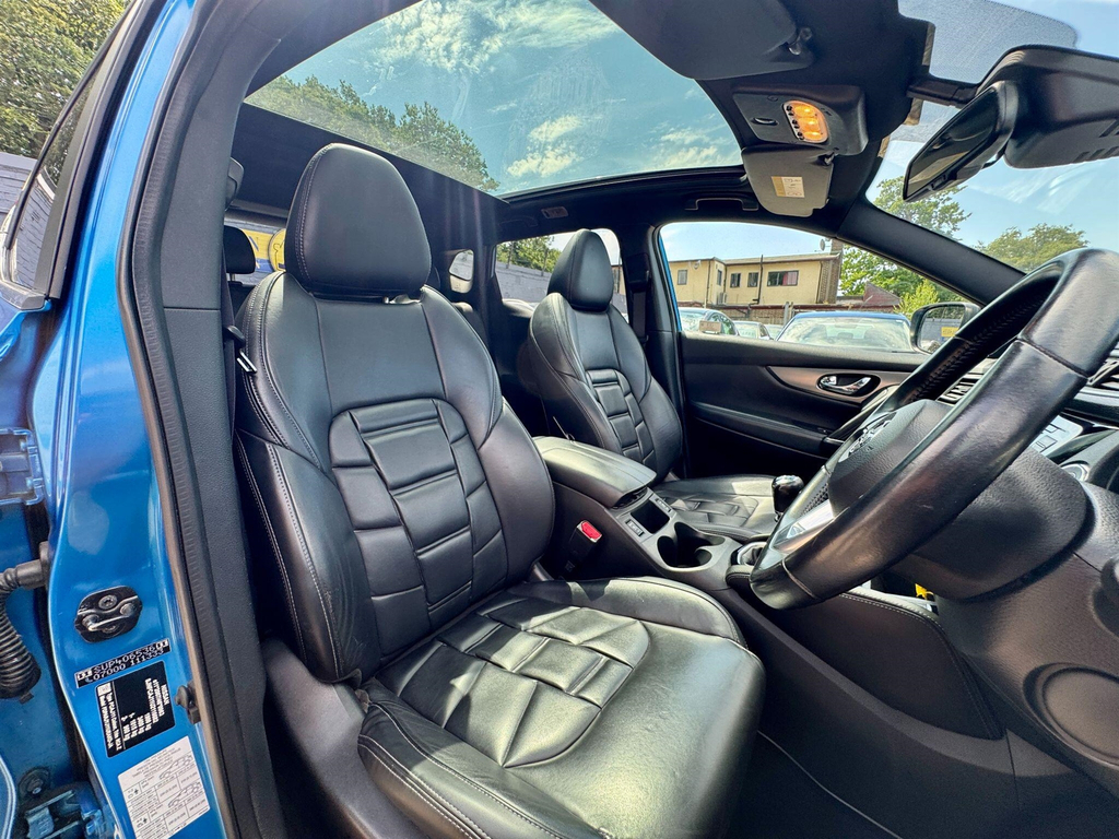 Nissan Qashqai 1.2 Dig-t Tekna Glass Roof Pack Blue #53