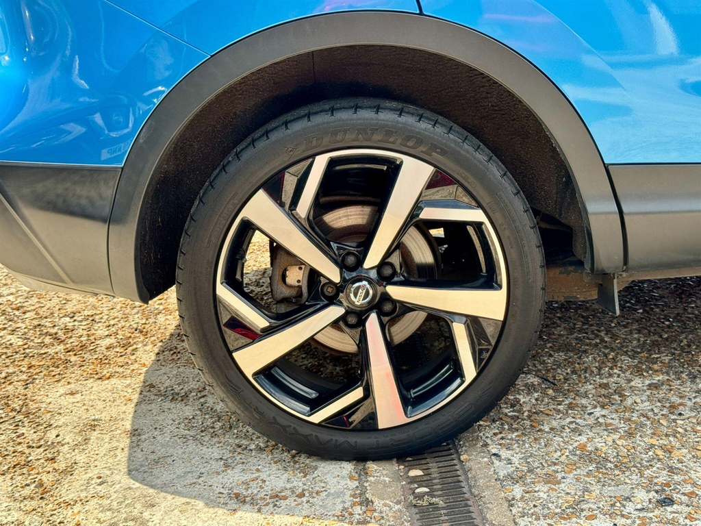 Nissan Qashqai 1.2 Dig-t Tekna Glass Roof Pack Blue #27