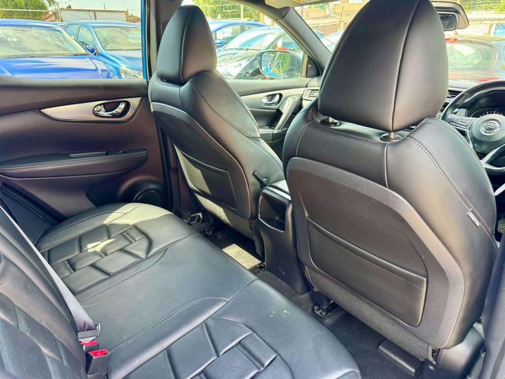 Nissan Qashqai 1.2 Dig-t Tekna Glass Roof Pack Blue #42