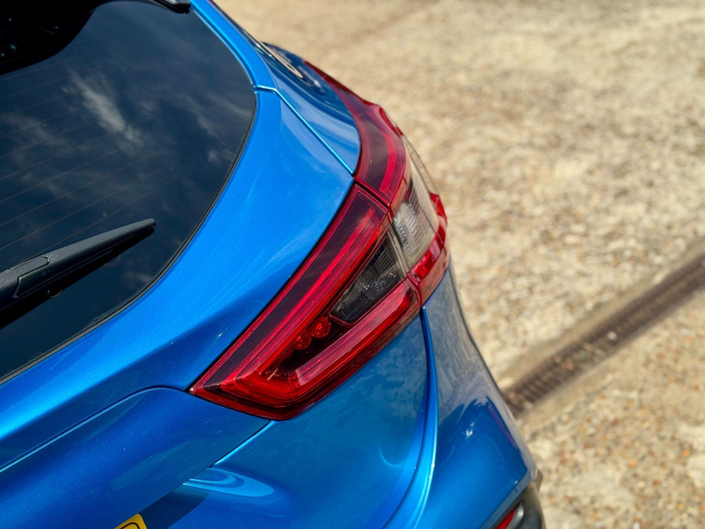 Nissan Qashqai 1.2 Dig-t Tekna Glass Roof Pack Blue #23