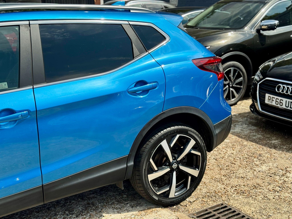Nissan Qashqai 1.2 Dig-t Tekna Glass Roof Pack Blue #17